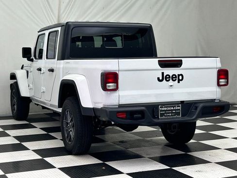 New 2025 Jeep Gladiator Sport image 7