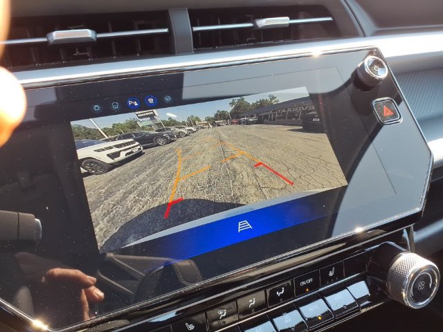 New 2027 Chevrolet Bolt LT w/ Comfort Package FWD image 34