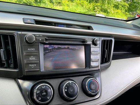 Used 2013 Toyota RAV4 LE AWD/4WD image 16