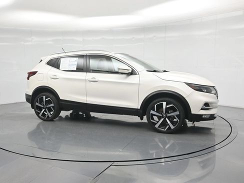 Used 2020 Nissan Rogue Sport SL w/ Premium Package FWD image 27