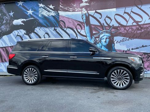 Used 2019 Lincoln Navigator L Reserve image 1