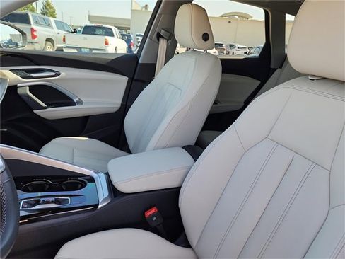 Certified 2025 Audi Q5 2.0T Premium w/ Convenience Package image 23