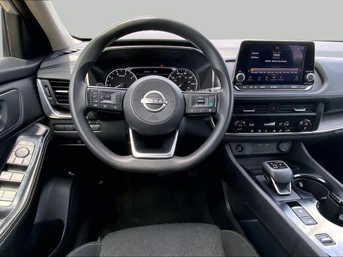 Used 2024 Nissan Rogue SV FWD image 6