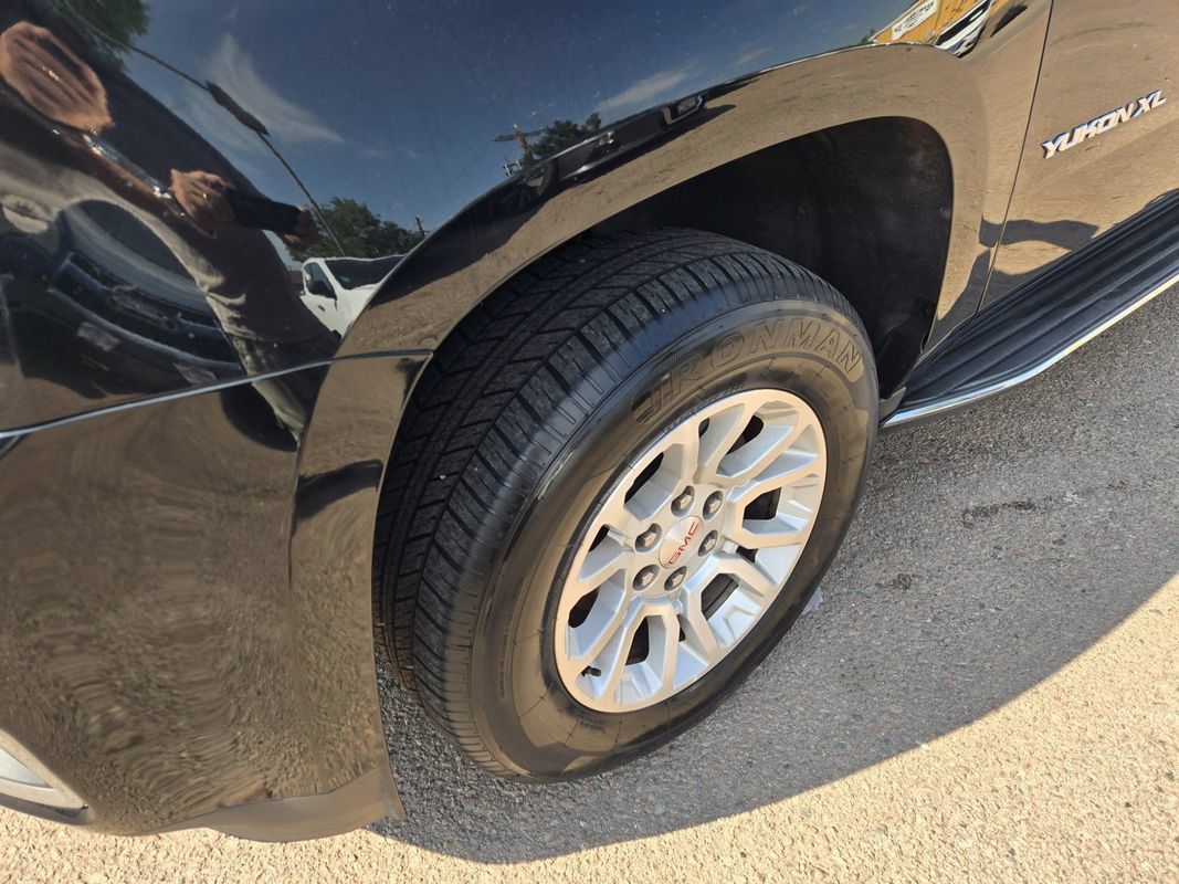 Used 2018 GMC Yukon XL SLT AWD/4WD image 5