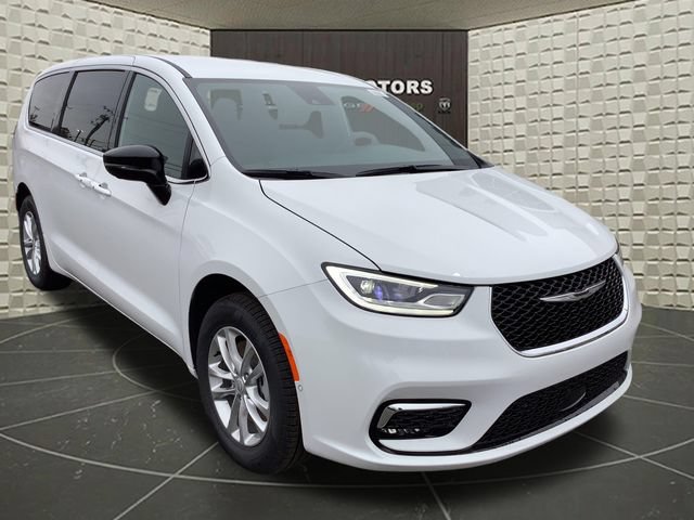 New 2026 Chrysler Pacifica Select AWD/4WD image 2