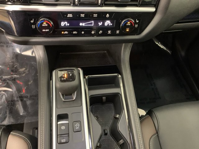 Used 2025 Nissan Pathfinder Platinum w/ Lighting Package (N93) AWD/4WD image 18