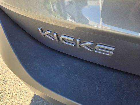 Certified 2025 Nissan Kicks SR FWD image 10