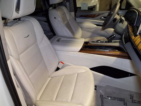 Certified 2023 Cadillac Escalade Sport Platinum w/ LPO, ONYX Package AWD/4WD image 23