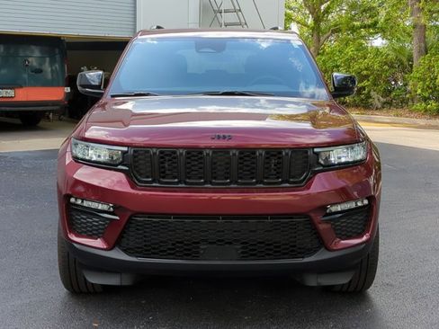 Used 2025 Jeep Grand Cherokee Limited w/ Black Appearance Package image 2