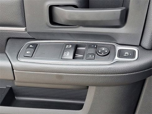 Used 2024 RAM 2500 Tradesman w/ Chrome Appearance Group image 21