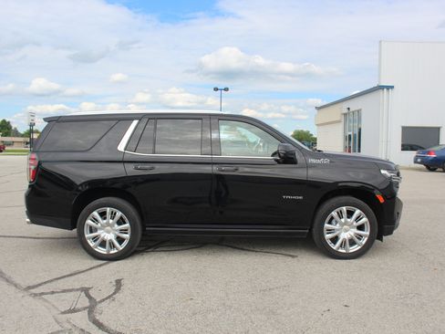 Used 2021 Chevrolet Tahoe High Country w/ Premium Package AWD/4WD image 4