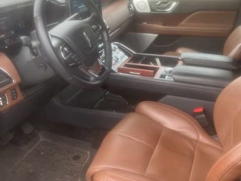 Certified 2023 Lincoln Navigator Reserve AWD/4WD image 13