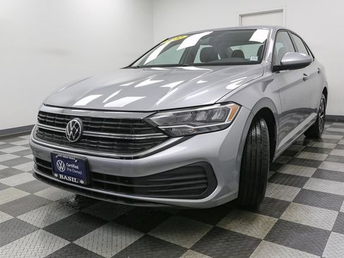 Used 2022 Volkswagen Jetta S image 5
