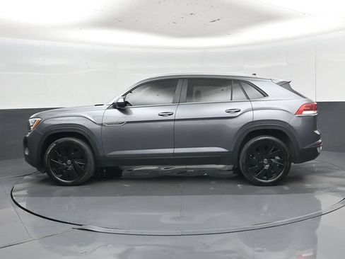 Used 2024 Volkswagen Atlas Cross Sport SE FWD image 32