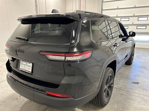 New 2025 Jeep Grand Cherokee L Altitude image 6