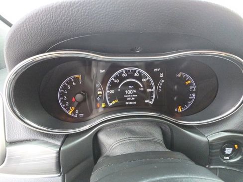 Used 2020 Jeep Grand Cherokee Limited w/ Luxury Group II image 11