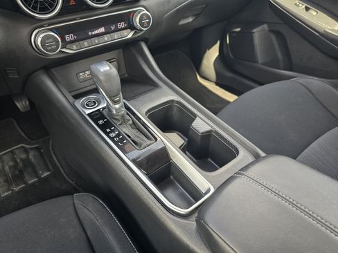 Used 2020 Nissan Sentra SV FWD image 17