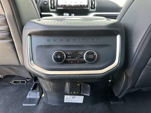 Used 2025 Ford Expedition Platinum AWD/4WD image 22