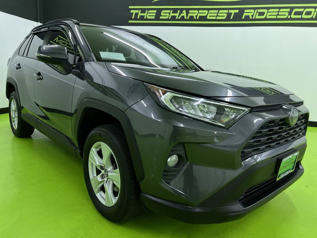 Used 2020 Toyota RAV4 XLE FWD image 2