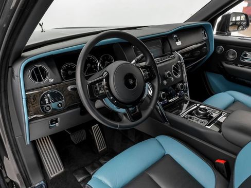 Used 2022 Rolls-Royce Cullinan w/ Cullinan Package AWD/4WD image 6