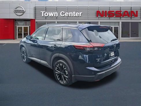 Used 2026 Nissan Rogue Dark Armor FWD image 5