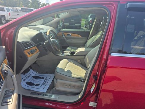 Used 2012 Lincoln MKX FWD image 5