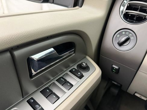 Used 2011 Ford Expedition XLT AWD/4WD image 12