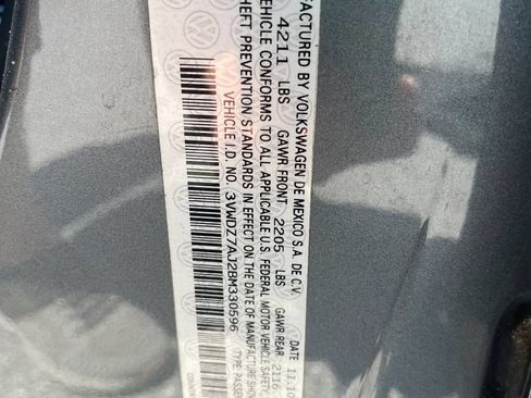 Used 2011 Volkswagen Jetta SE FWD image 30