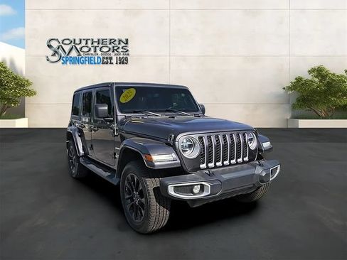 Used 2021 Jeep Wrangler Unlimited Sahara w/ Dual Top Group AWD/4WD image 37