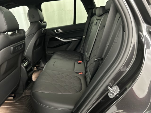 Used 2023 BMW X5 xDrive40i w/ Premium Package AWD/4WD image 26