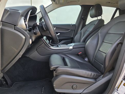 Used 2021 Mercedes-Benz GLC 300 image 19