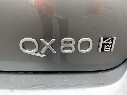 Used 2025 INFINITI QX80 Sensory image 4