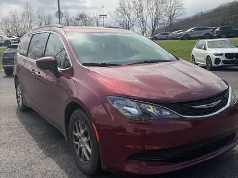 Used 2021 Chrysler Voyager Lxi image 2