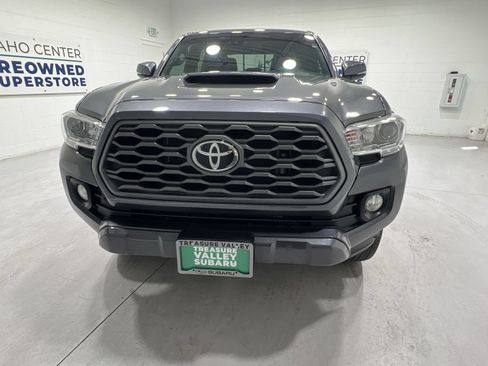 Used 2021 Toyota Tacoma TRD Sport AWD/4WD image 3