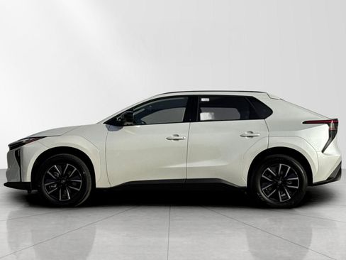 New 2026 Toyota bZ XLE Plus image 6