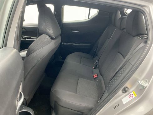 Used 2019 Toyota C-HR XLE FWD image 21