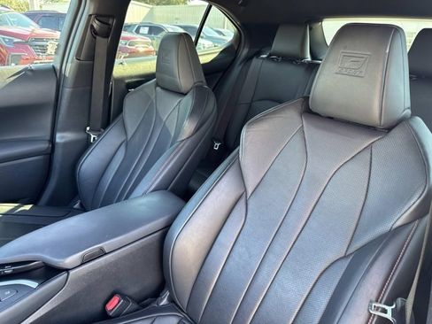 Used 2019 Lexus UX 200 F Sport image 11