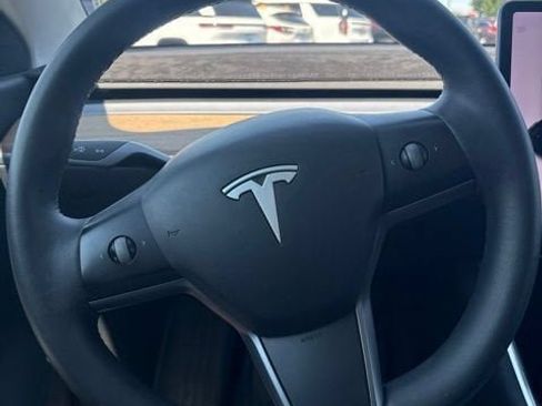 Used 2021 Tesla Model Y Long Range AWD/4WD image 13