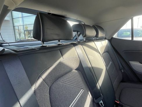 Used 2024 Hyundai Venue Limited FWD image 28