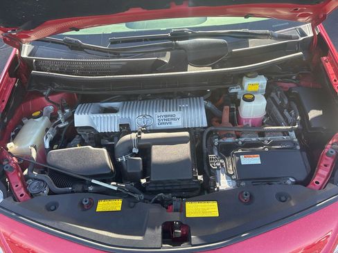 Used 2013 Toyota Prius V Three image 31