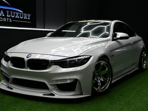 Used 2016 BMW M4 Coupe w/ Executive Package RWD image 2