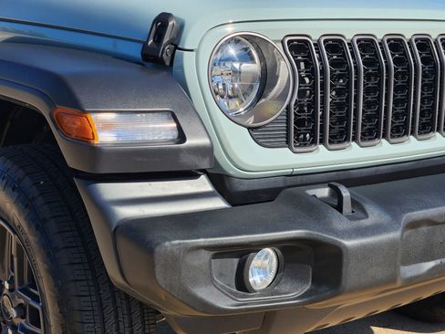 Used 2024 Jeep Wrangler Sport AWD/4WD image 9