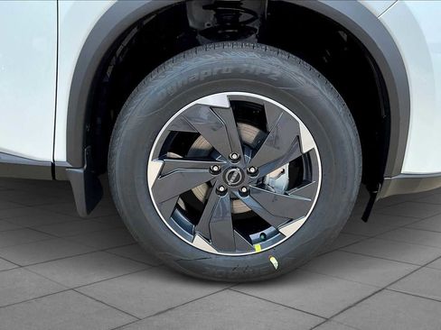 New 2026 Nissan Rogue SV image 12