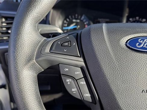 Used 2017 Ford Edge SE image 26