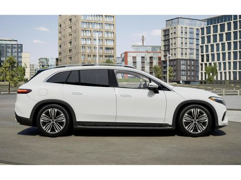 New 2026 Mercedes-Benz EQS 400 4MATIC SUV image 2
