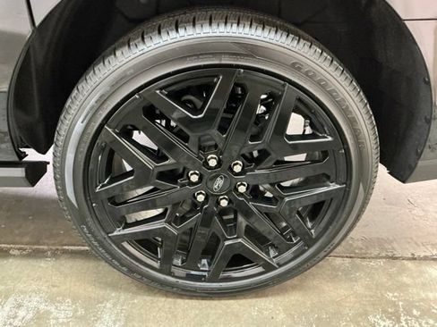 New 2026 Ford Expedition Max Platinum w/ Stealth Performance Package AWD/4WD image 10