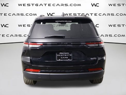 Used 2025 Jeep Grand Cherokee Altitude image 50