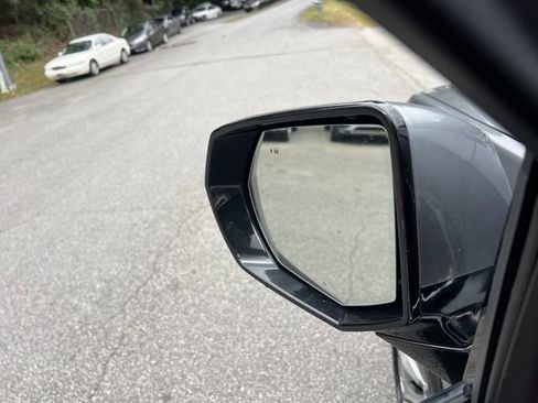 Used 2021 GMC Yukon XL Denali w/ Denali Premium Package image 13