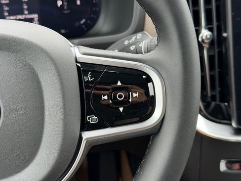 New 2026 Volvo XC90 B5 Plus w/ Protection Package Premier AWD/4WD image 12