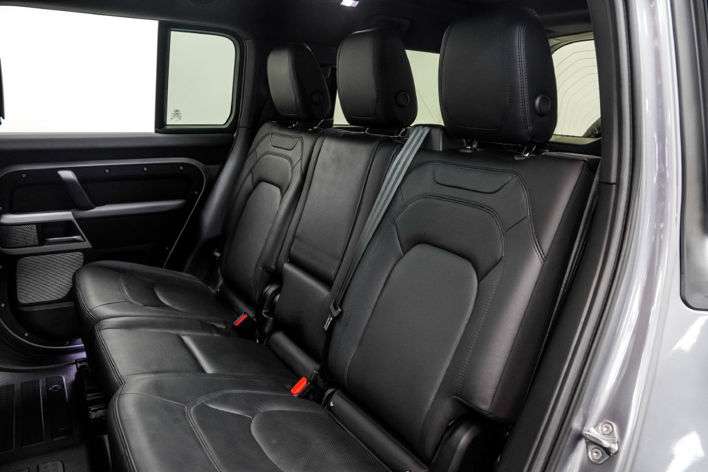 Used 2023 Land Rover Defender 130 SE AWD/4WD image 18